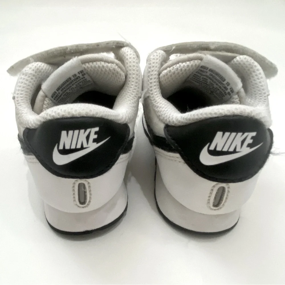 Nike Toddler Sneakers in White and Black